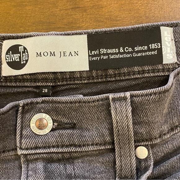 Levi’s 28 (US 6/7) Mom Jeans Silver Tab Gray High Rise Women’s Stretch Tapered - Picture 6 of 12
